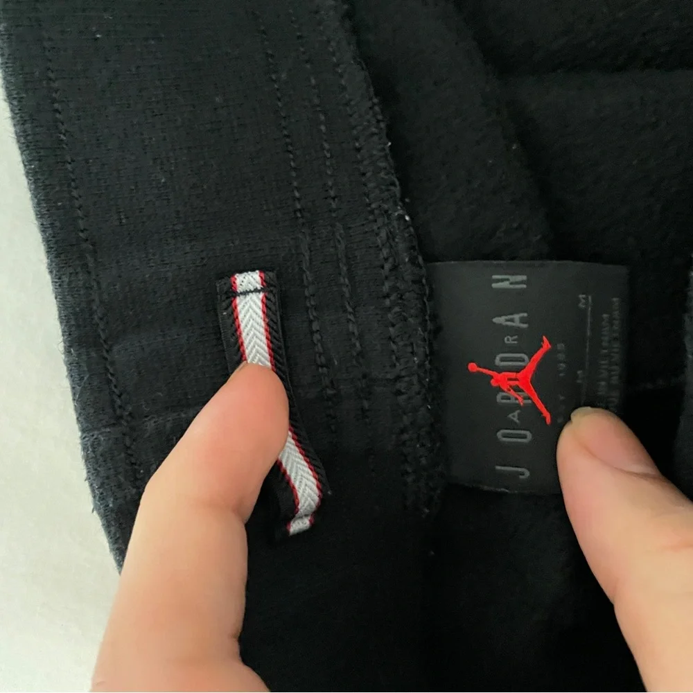 Jordan brand heavy weight diamond logo fleece short in black - Picture 7 of 10